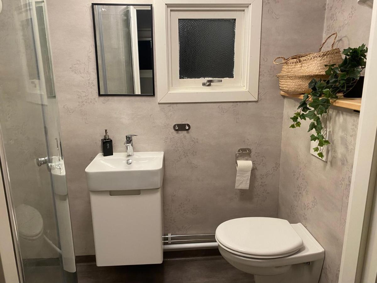 Apartament Mindre Laegenhet I En Lantlig Miljoe I Skrea Falkenberg Zewnętrze zdjęcie